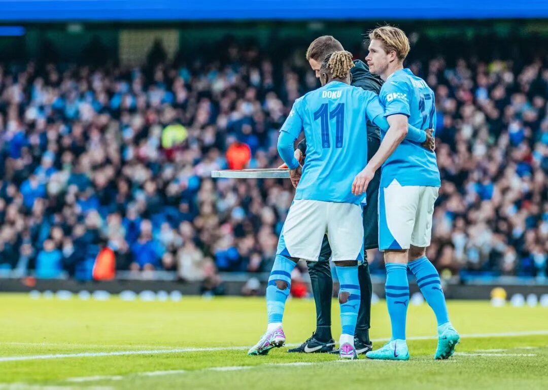 子弹官方：利伯蒂生病缺席今日对阵36人，德弗斯代替其出战