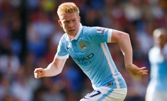 已成惯例，阿根廷足协主席赛前晒与梅西、德保罗合照